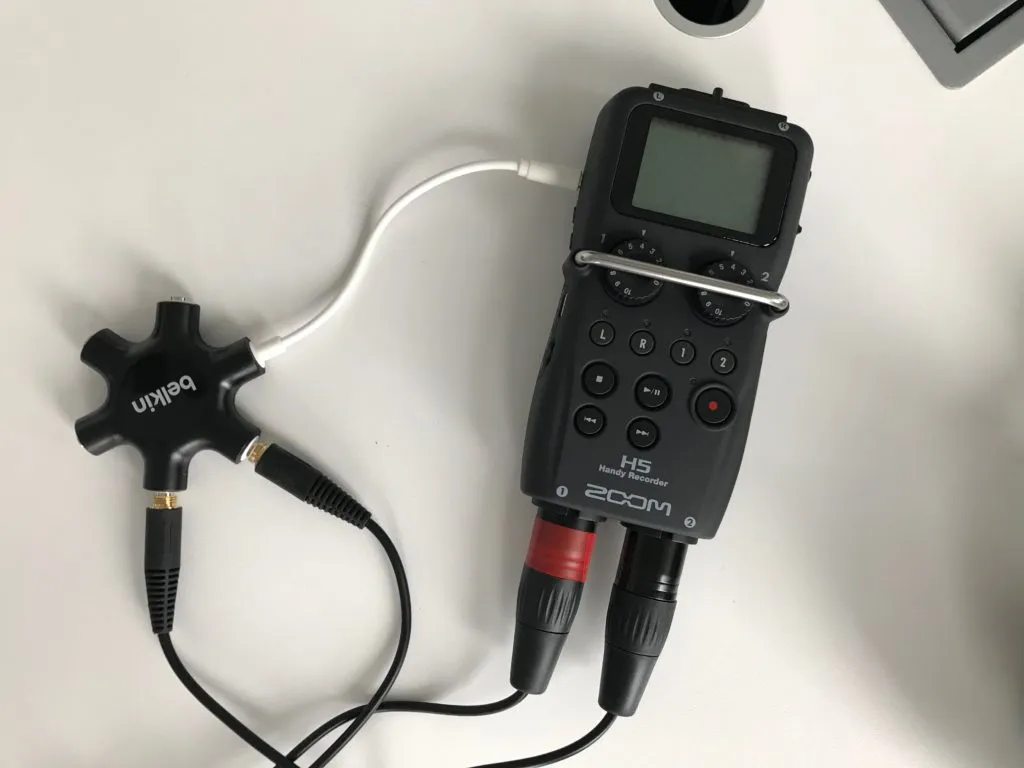 Zoom H5 mit einem Kopfhörersplitter